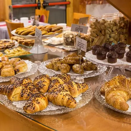 Отель La - Sure Collection By Western