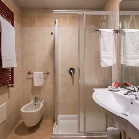 La - Sure Collection By Western Hotel 3*
