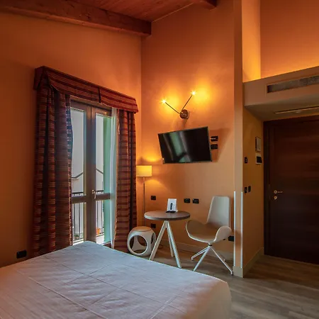 Hotel La - Sure Collection By Western