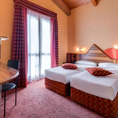 La - Sure Collection By Western 3*