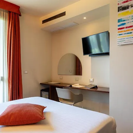 Hotel La - Sure Collection By Western Ivrée