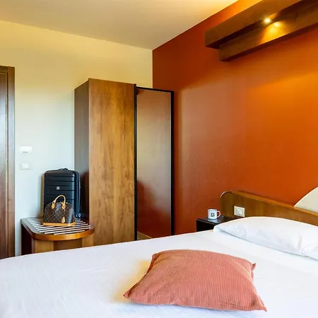 Отель La - Sure Collection By Western Ивреа