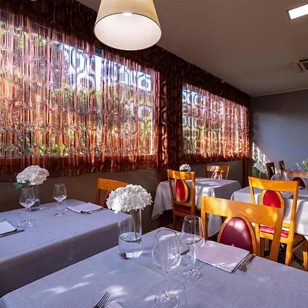 Отель La - Sure Collection By Western