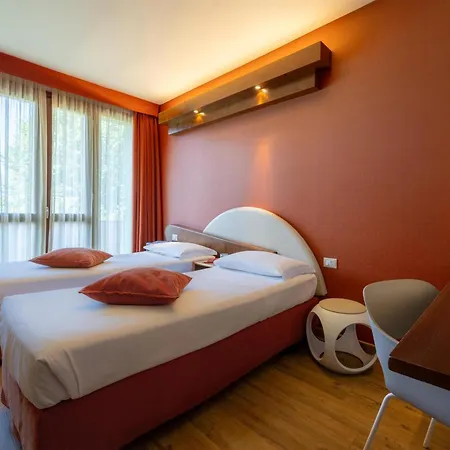 La - Sure Collection By Western Отель 3*