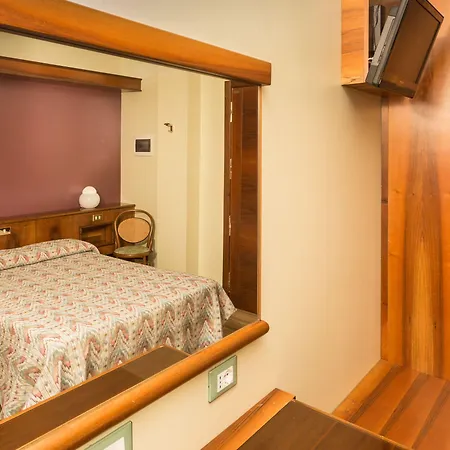 La - Sure Collection By Western 3*