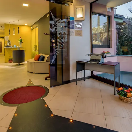 Отель La - Sure Collection By Western