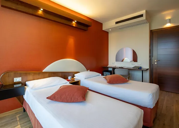 Hotel La - Sure Collection By Western