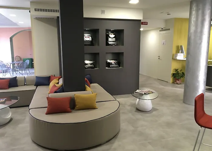 Hotel La - Sure Collection By Western