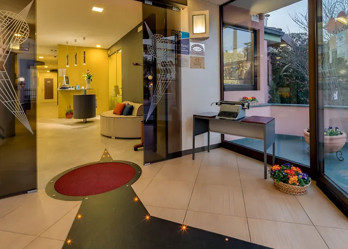 Hotel La - Sure Collection By Western